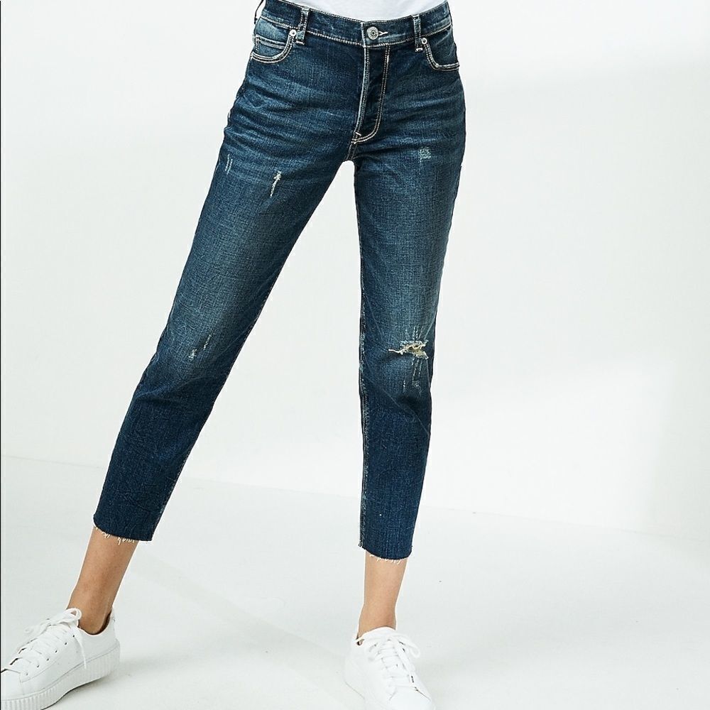 ✨HP✨High Waisted Cropped Girlfriend Jeans✨